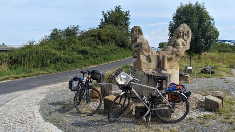 Skulpturen Flussgesichter am Mainradweg Skulpturen Flussgesichter am Mainradweg