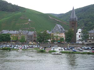 Blick über die Mosel nach Bernkastel Blick über die Mosel nach Bernkastel