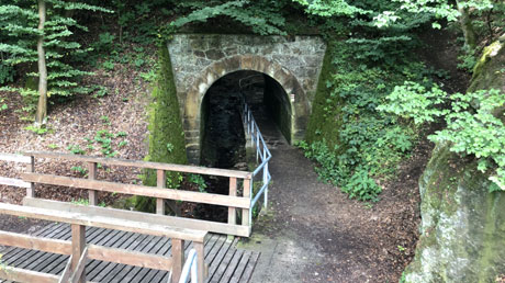 kleiner Tunnel kleiner Tunnel