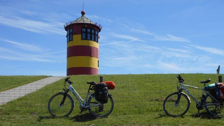 Nordseeküsten Radweg Leuchtturm Pilsum