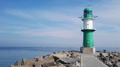 Osteeküsten-Radweg Warnemnde Leuchtturm