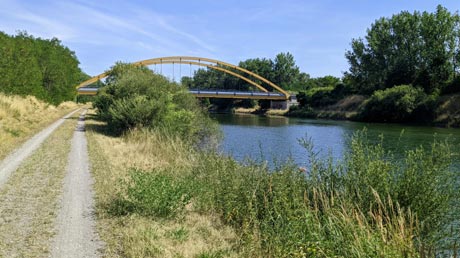 Wirtschaftsweg am Mittellandkanal Wirtschaftsweg am Mittellandkanal