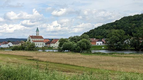 Blick über den Regen nach Zeitlarn Blick über den Regen nach Zeitlarn