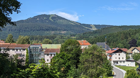 Ausblick am Bahnhof Bayrisch-Eisenstein