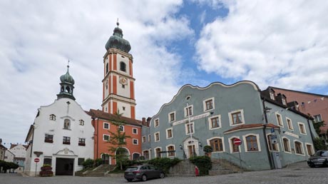 Roding Rathaus und Stadtpfarrkirche Roding Rathaus und Stadtpfarrkirche