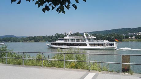 Rhein Ausflugsschiff
