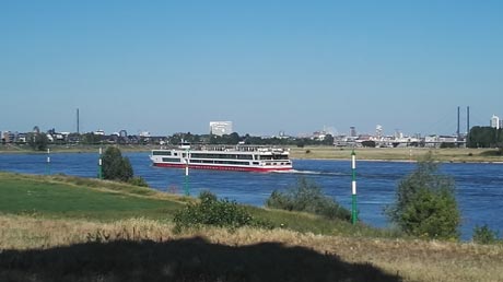 Rhein vor Düsseldorf Rhein vor Düsseldorf