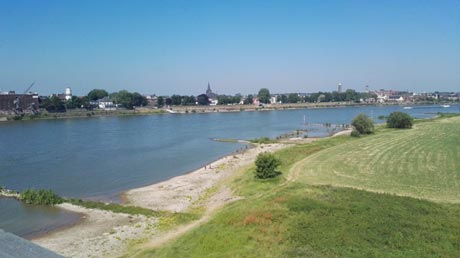 Blick Rhein Blick zum Rhein