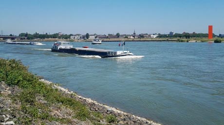 Rhein bei Duisburg Rhein bei Duisburg