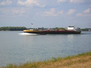 Schiff auf dem Rhein