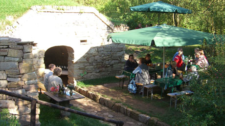 Strau&szlig;enwirtschaft Weinh&uuml;tte R&ouml;hrborn