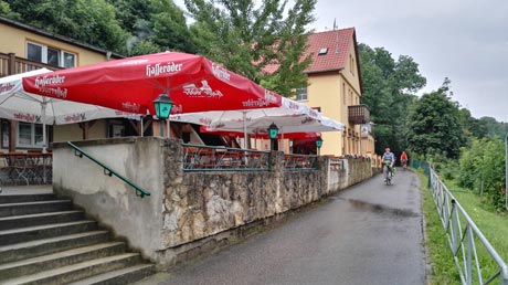 Saaleradweg am Alten Felsenkeller Saaleradweg am Alten Felsenkeller