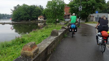 Saaleradweg an der Schleuse Weißenfels Saaleradweg an der Schleuse Weißenfels