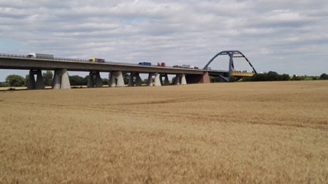 Autobahnbrücke