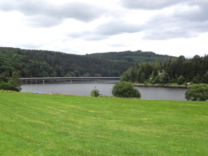 Saaleradweg am Stausee Saaleradweg am Stausee