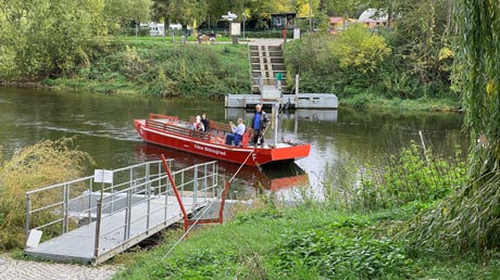 Fähre im Blütengrund Fähre im Blütengrund