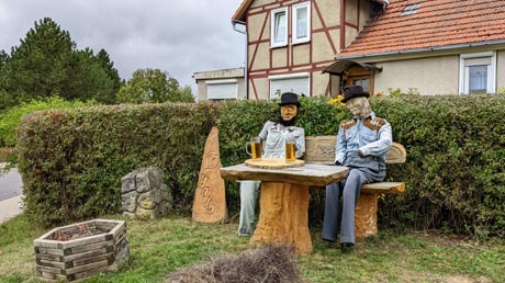 Figuren am Unstrutradweg in Dachrieden Figuren am Unstrutradweg in Dachrieden