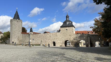 Mühlhausen Stadtmauer mit Frauentor Mühlhausen Stadtmauer mit Frauentor