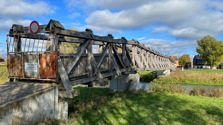 gesperrte Brücke in Schönfeld